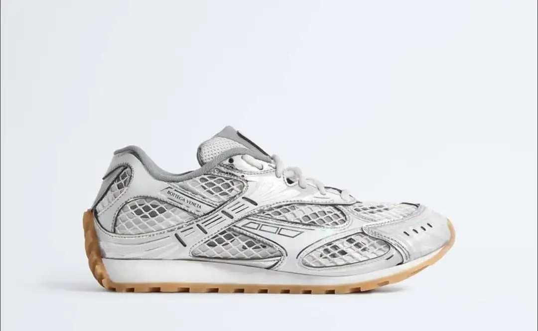 Shoes, sizes 45, 46, and 47—custom-made items are non‑returnable and non‑exchangeable.