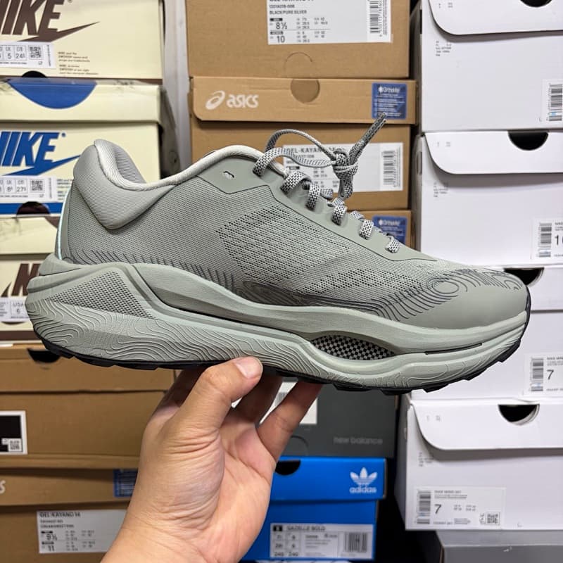 UA 登山鞋 40-45 5338038灰色