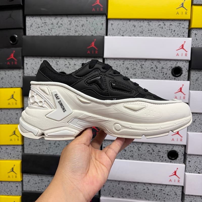 RAF SIMONS RESPONSE TRAIL branco e preto HR830001S 39-45