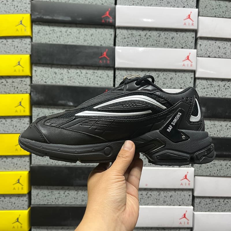 RAF SIMONS RESPONSE TRAIL preto e branco HR830002S 39-45
