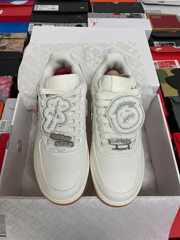 9 380Y【OWF Batch】 OWF Travis Scott x NK Air Force 1 TS联名换钩 拼接空军一号 米白 AQ4211-101 40-49