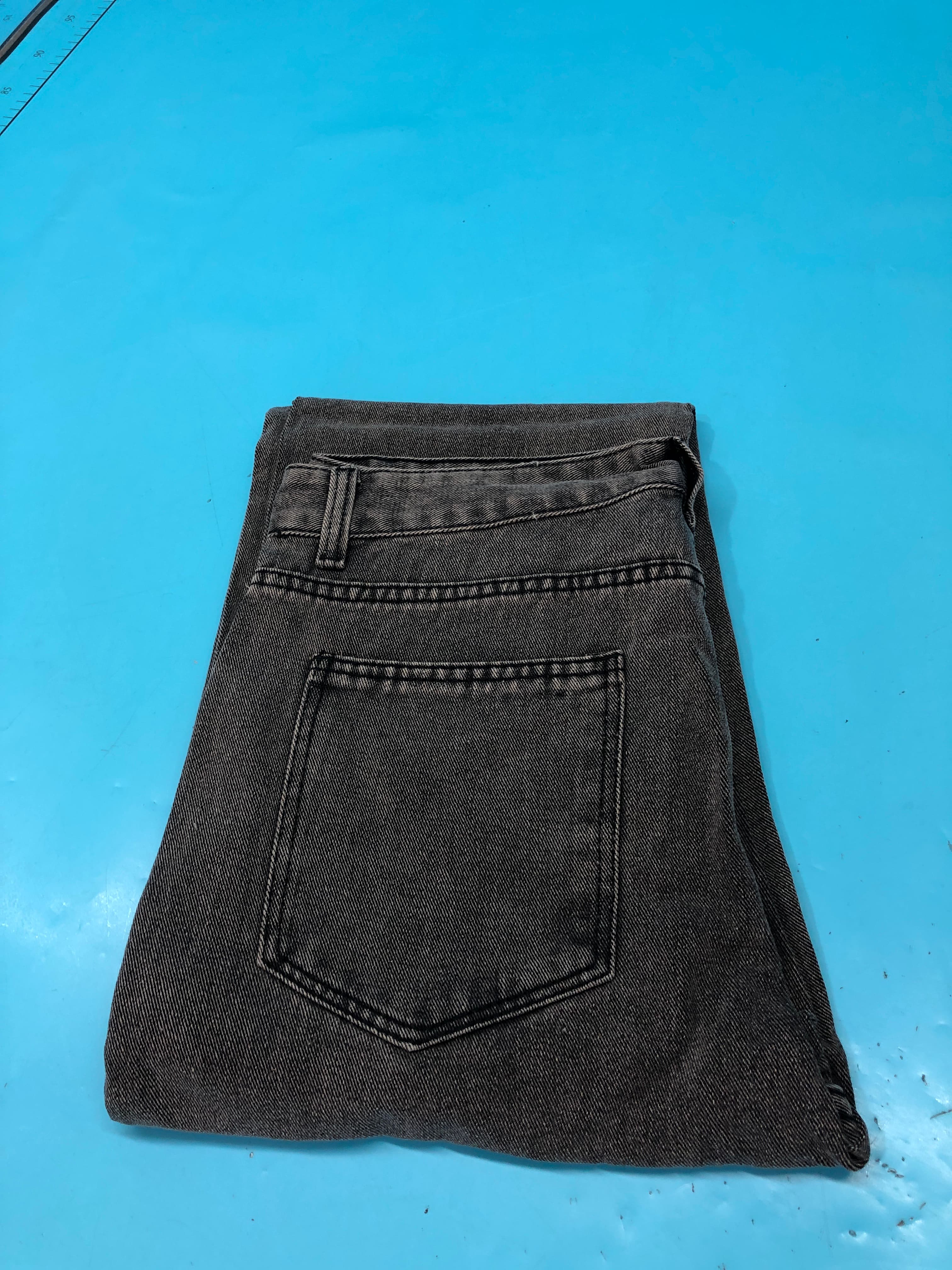 Calça jeans masculina de corte reto
