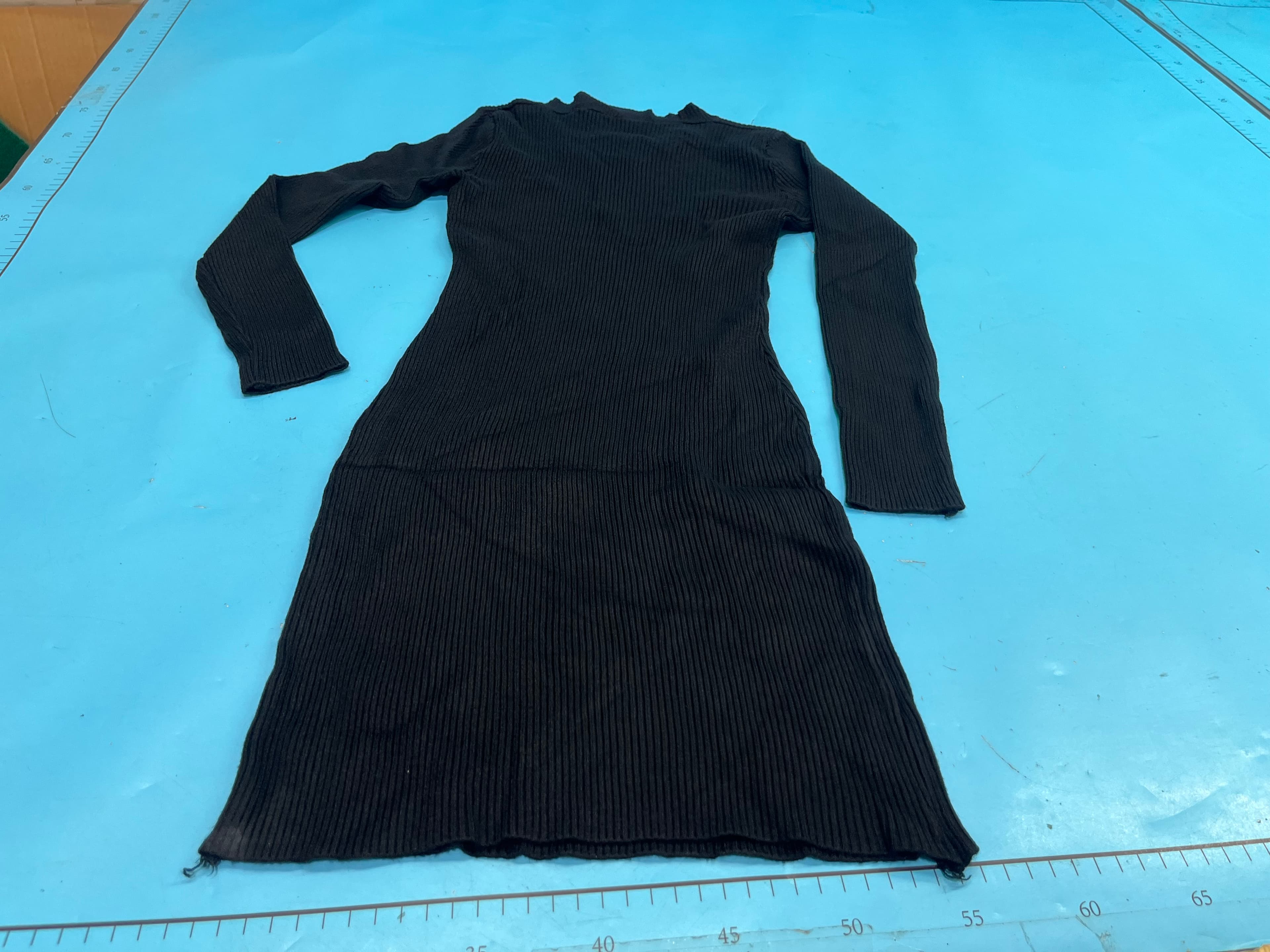 Soft glutinous sexy knitted dress women's spring and autumn French retro V-neck spicy waist slim slimming long sleeve hip skirt